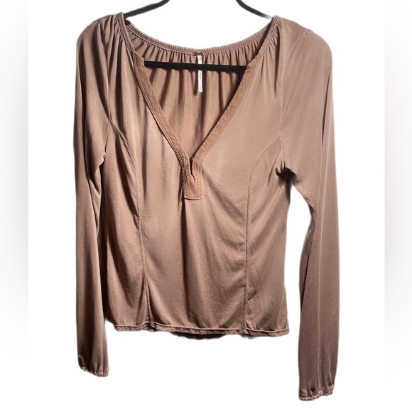 Free People deep V neck casual lightweight stylish trendy taupe long sleve top M - Picture 2 of 4